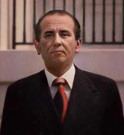 President Carlos Andrés Pérez removed from office amid corruption charges.