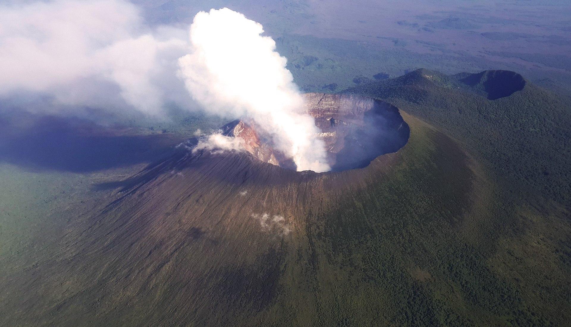 Moment image for Mount Nyiragongo Eruption Impacts Surrounding Areas and Lake Kivu