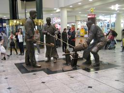 Benjamin Huntsman developed crucible steel technique