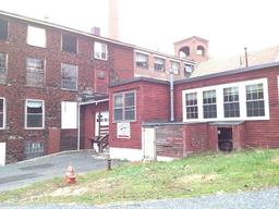 Daniel Day established wool carding mill