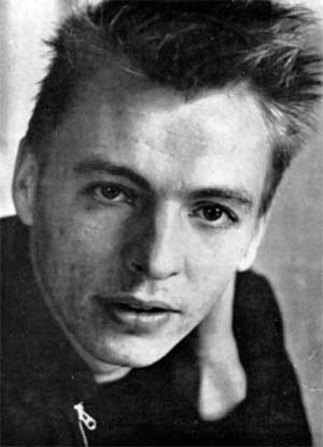 Moment image for Renowned author Göran Tunström's celebrated career and literary legacy.