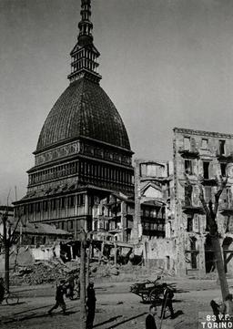 RAF bombs Düsseldorf and Turin