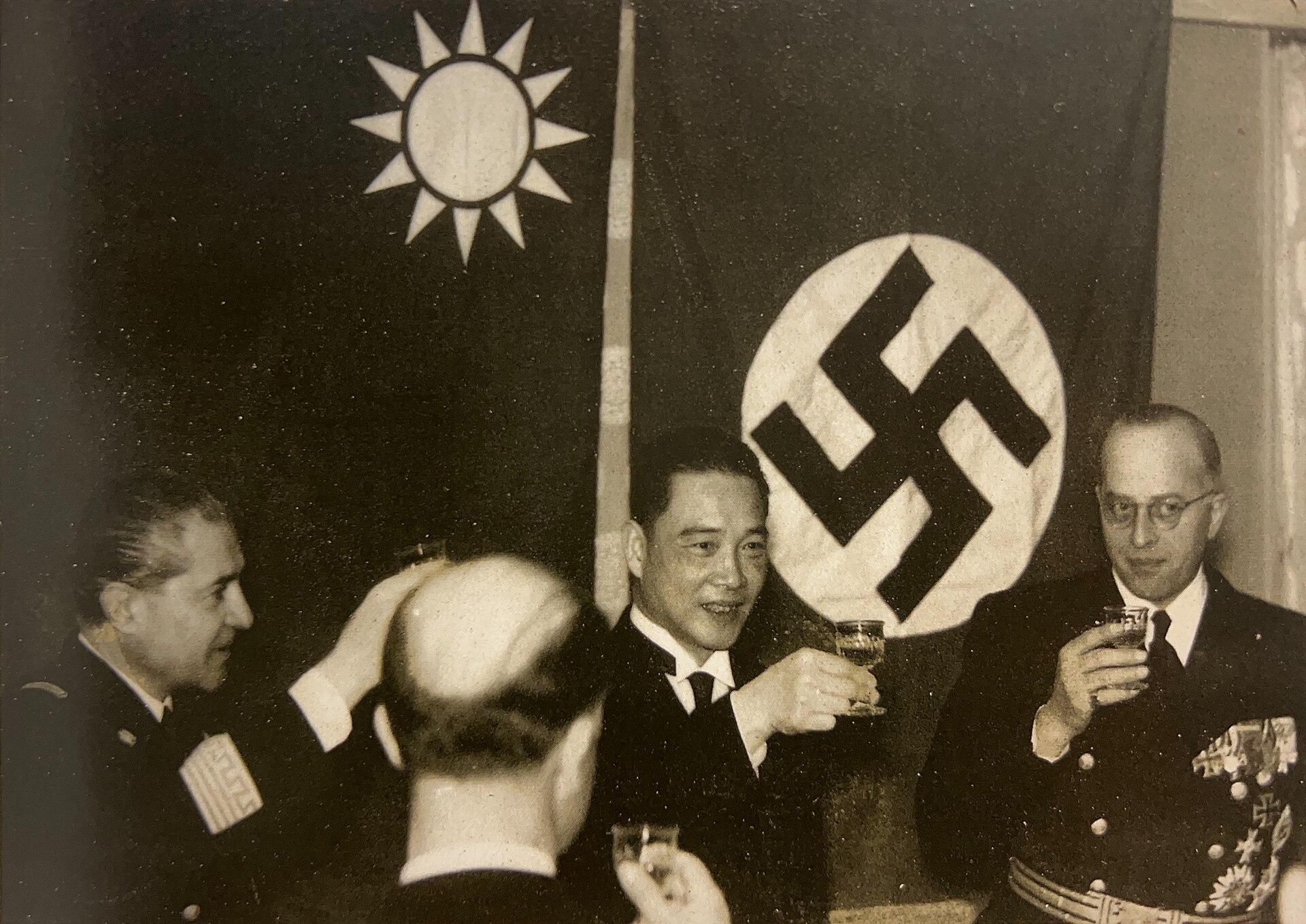 Moment image for Japan establishes puppet regime at Nanking