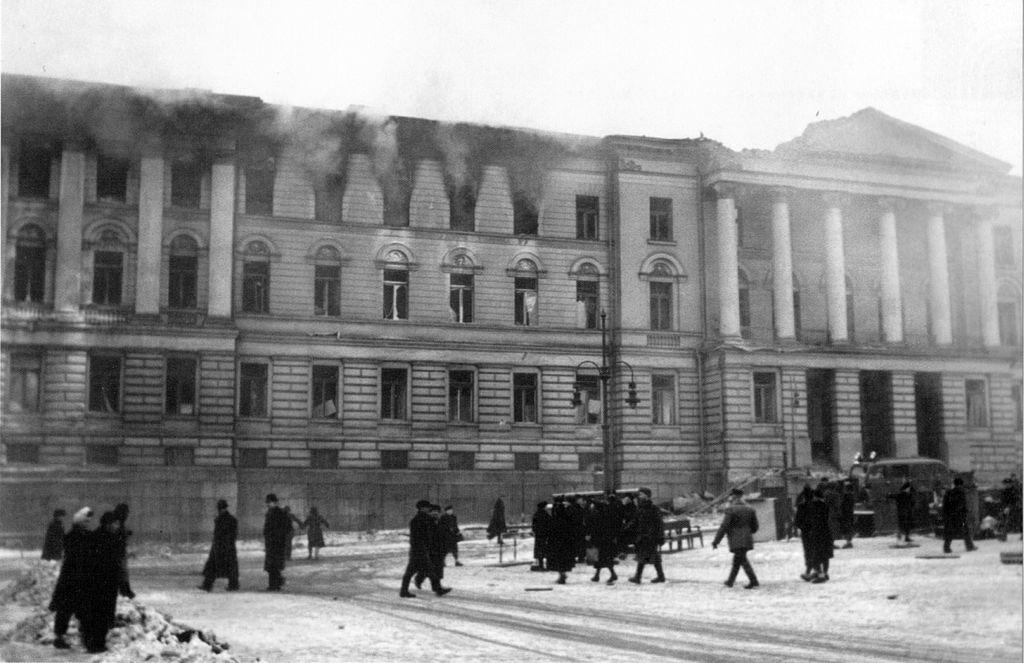 Moment image for Red Air Force bombs Helsinki