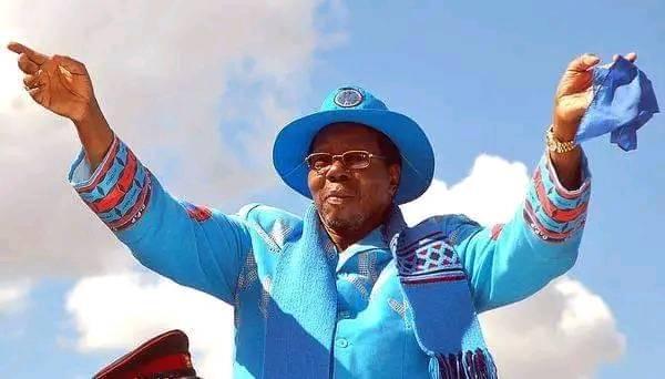 Moment image for Transition of Presidential Power in Malawi from Muluzi to Bingu wa Mutharika