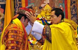 King Jigme Singye Wangchuck passes kingship to son, King Jigme Khesar Namgyel Wangchuck.