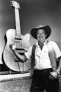Country Music Icon Slim Dusty Dies at 76
