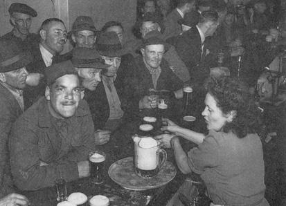 Moment image for Beginning of the "Six O'Clock Swill".