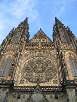 Foundation of St. Vitus Cathedral: Construction Process and Challenges