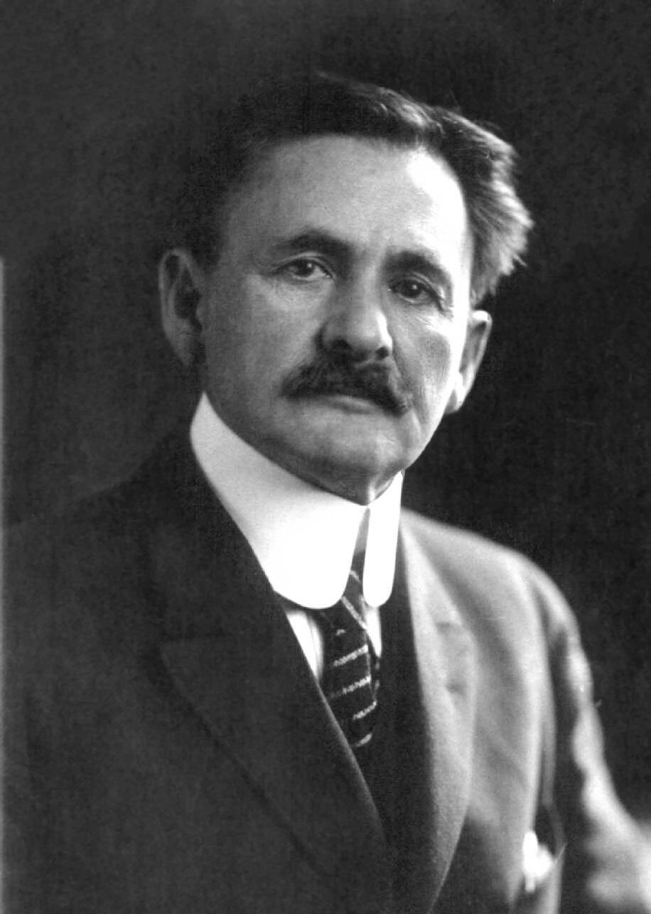 Moment image for Albert A. Michelson: Pioneer in Optical Precision Instruments and Speed of Light Measurement