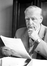 Pioneering Electron Microscope and STM Innovations Revolutionize Scientific Imaging.