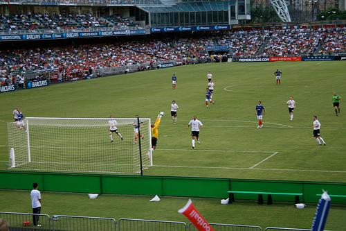 Moment image for 2007 Premier League Asia Trophy in Hong Kong