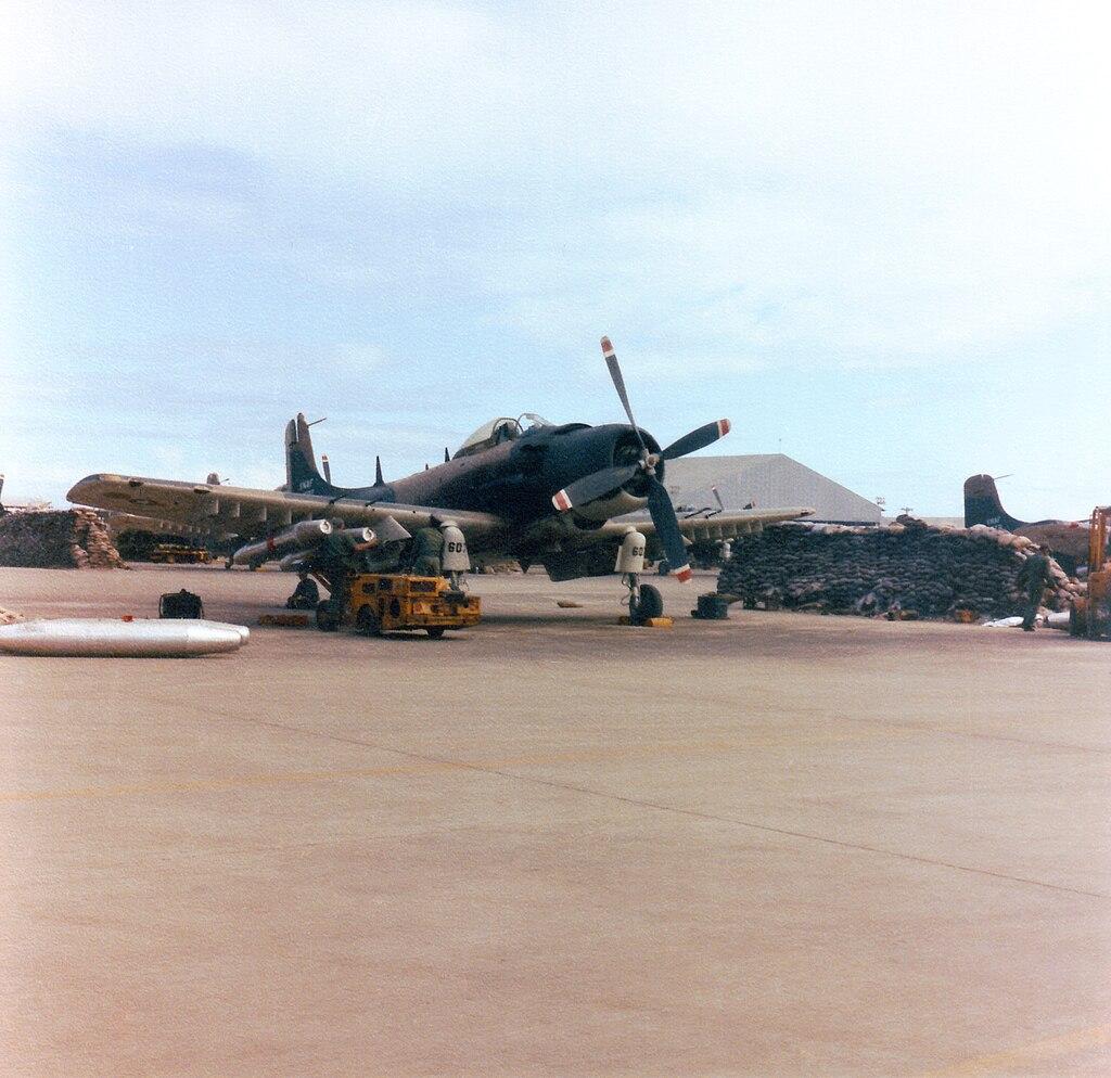 Moment image for US President Sends Troops to Protect Da Nang Airbase