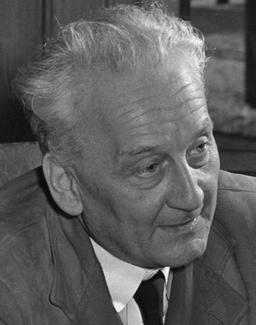 Groundbreaking research by Albert Szent-Györgyi: Vitamin C and cellular respiration's vital roles.