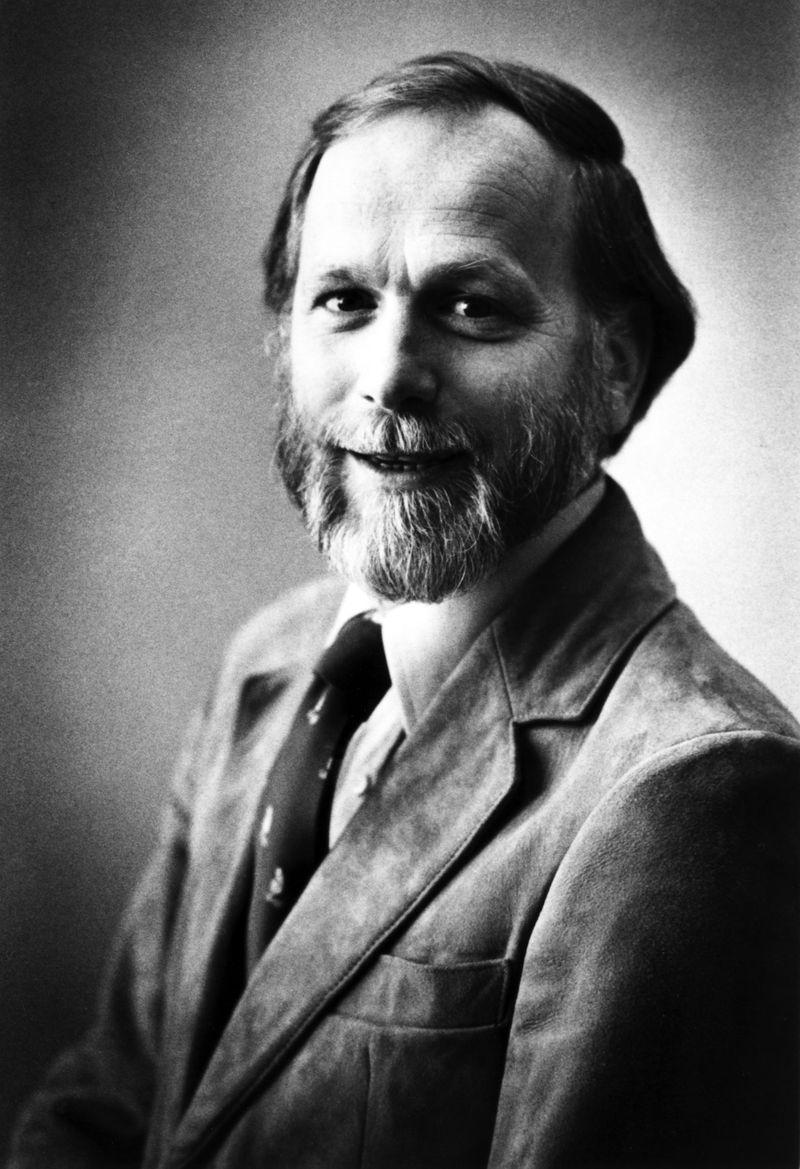 Moment image for Research by Bishop and Varmus revolutionized cancer biology by discovering cellular origin of oncogenes.