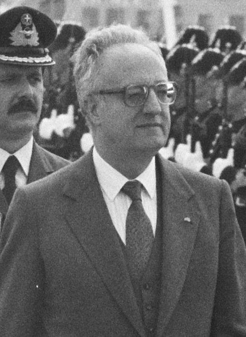 Moment image for Presidency Transition: Karamanlis Resigns, Sartzetakis Takes Over