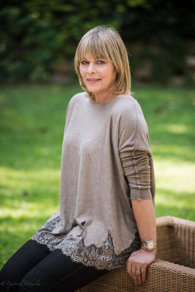 Moment image for Rina Messinger: Israel's First Miss Universe, a Symbol of National Pride and Empowerment.