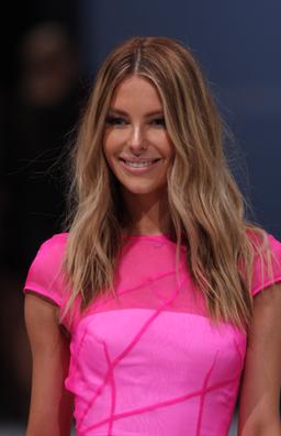 Jennifer Hawkins' Miss Universe win elevates Australia's global presence and inspires success in various industries.