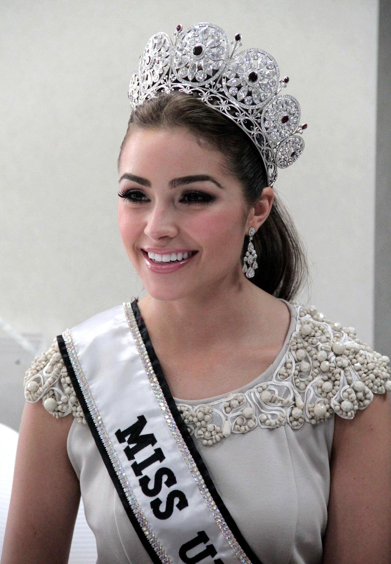 Moment image for Olivia Culpo's Miss Universe Win: A Groundbreaking Achievement in Pageant History.
