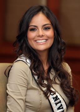 Mexico's Ximena Navarrete wins the Miss Universe title in Las Vegas, marking second victory for Mexico.