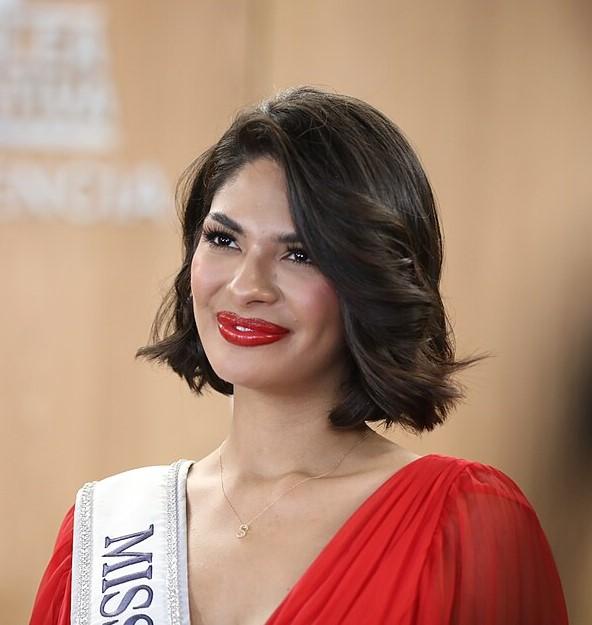 Moment image for Sheynnis Palacios Makes History as First Nicaraguan Miss Universe