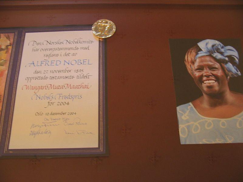 Moment image for Wangari Maathai: Nobel Peace Prize for Sustainable Contributions