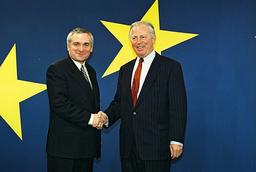 Bertie Ahern re-elected as Taoiseach for third term.