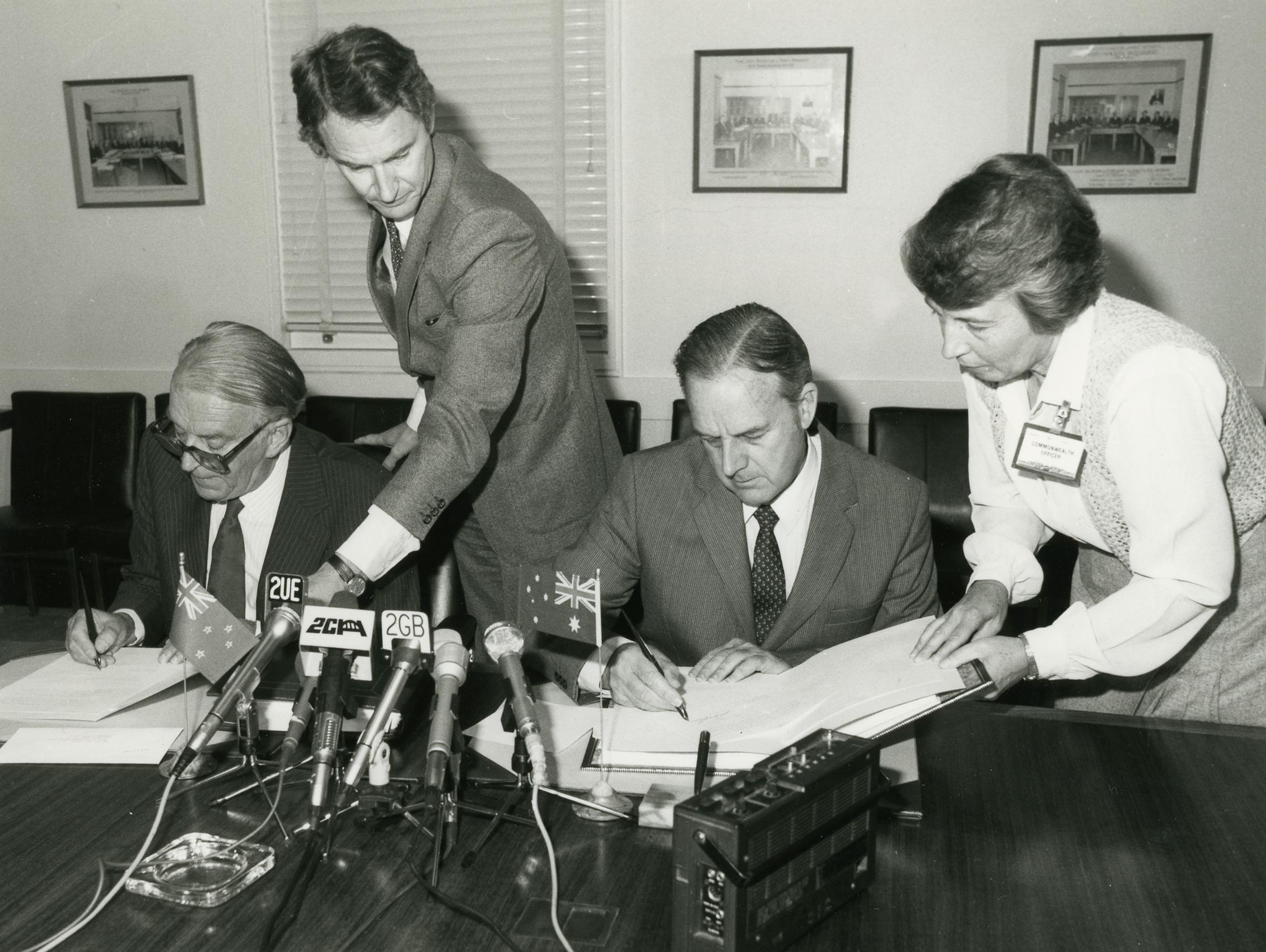 Moment image for Closer Economic Relations Agreement with Australia Signed