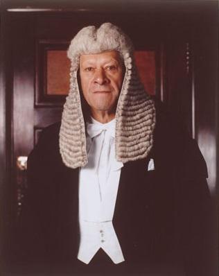 Moment image for Peter Tapsell becomes Speaker, tipping the government majority.