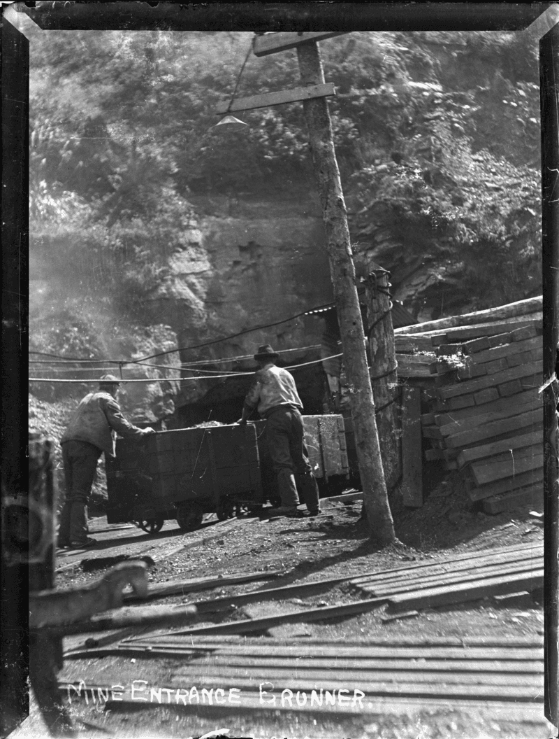 Moment image for Discovery of Coal at Brunner, West Coast
