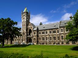 Thomas Burns establishes University of Otago in Dunedin.