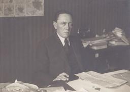 Soviet Russia recognizes and establishes diplomatic ties with independent Lithuania.