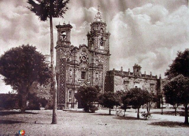 Moment image for Historical significance of Church of San Francisco in Santa Fe de Bogotá