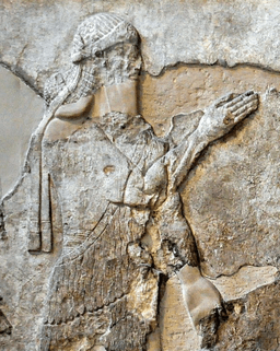 Shalmaneser V declared king of Babylon