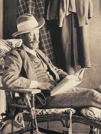 Moment image for Controversy Surrounding Lord Carnarvon's Death and Tutankhamun's Curse