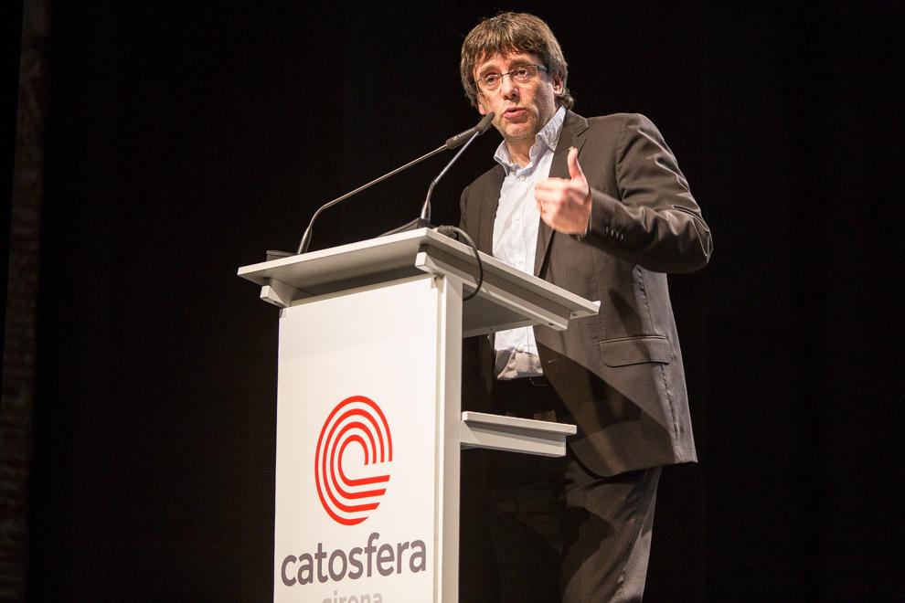 Moment image for Carles Puigdemont seeks refuge in order to avoid arrest following Catalonia's independence proclamation.