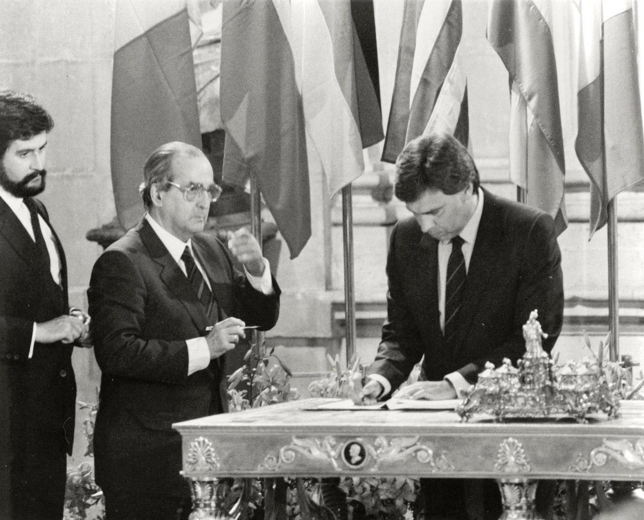 Moment image for Spain became a member of the European Union in 1986.
