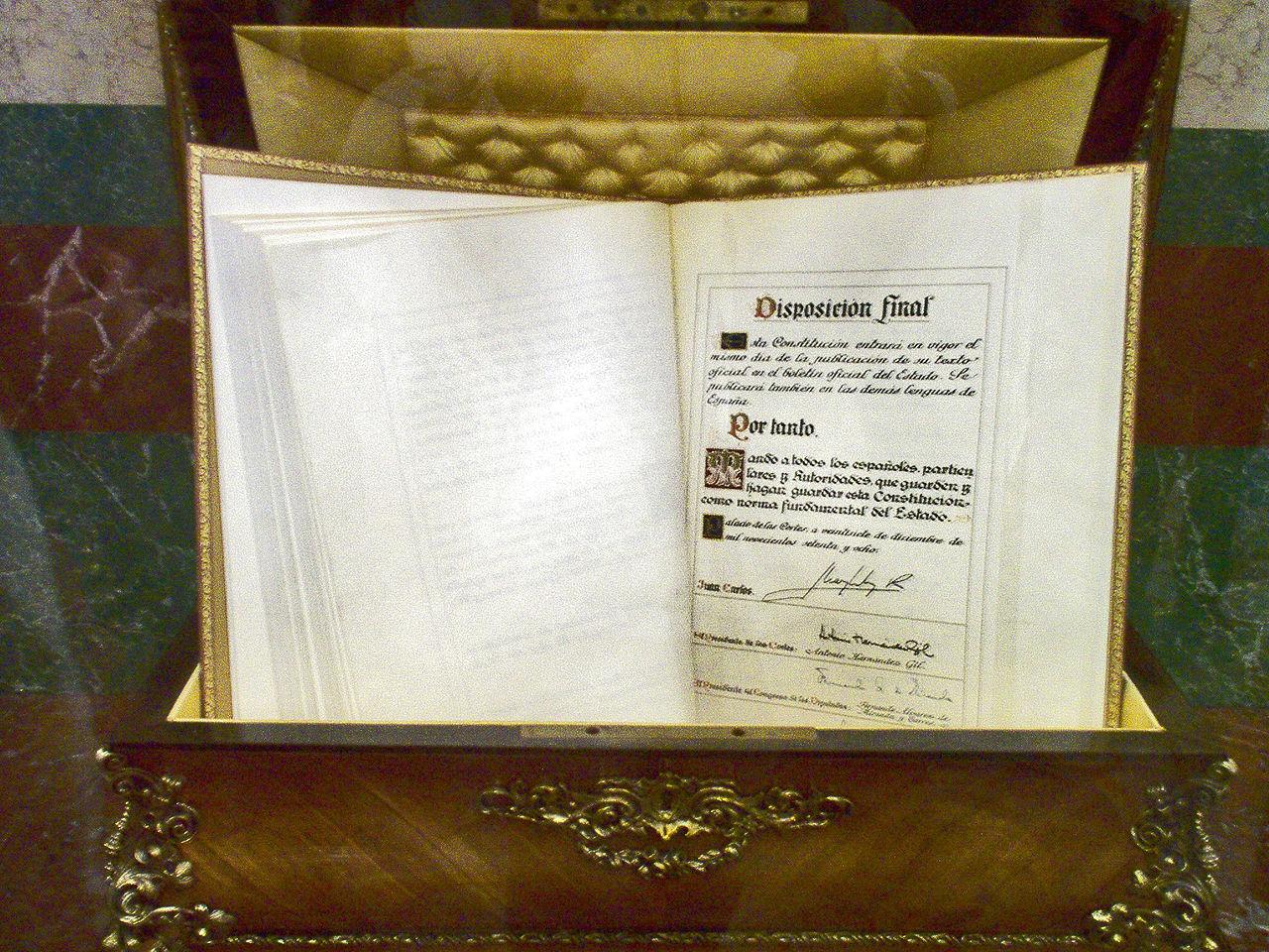 Moment image for The Constitution of 1978 was signed by the King.