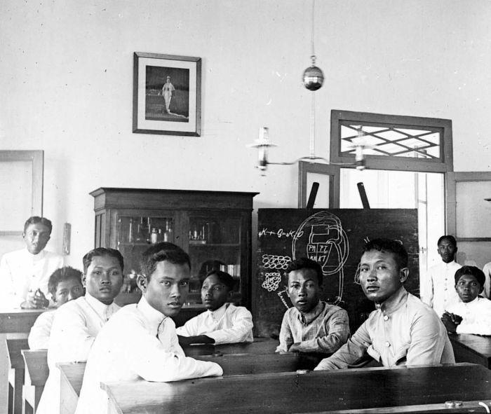 Moment image for National Revival: Birth of Indonesian Resistance Movement