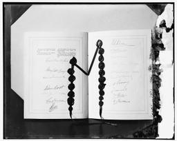 Pacific Treaty Signed by US, France, Japan, and British Empire