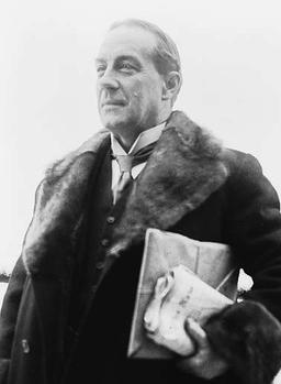 Stanley Baldwin (2nd term) becomes the Prime Minister