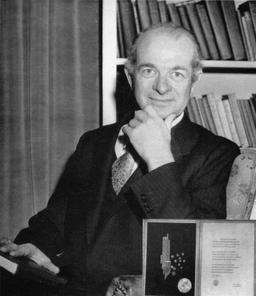 Linus Pauling: Chemist turned peace activist wins Nobel Peace Prize for anti-nuclear efforts.