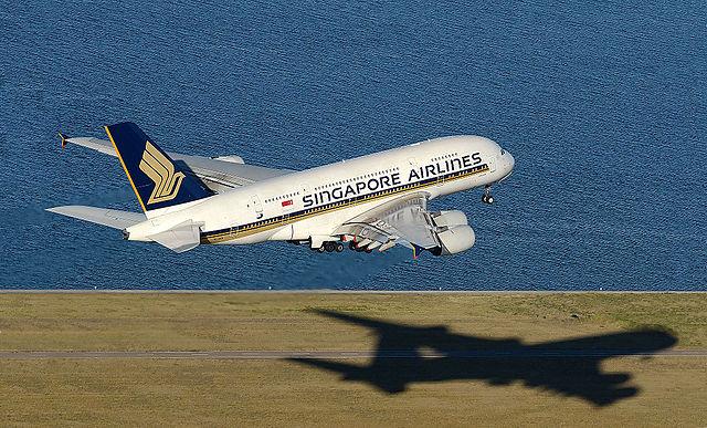 Moment image for Inaugural Singapore Airlines Airbus A380 Passenger Flight