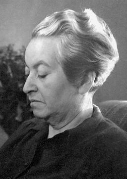 Gabriela Mistral: Chilean poet honored with Nobel Prize for iconic Latin American literature contributions.