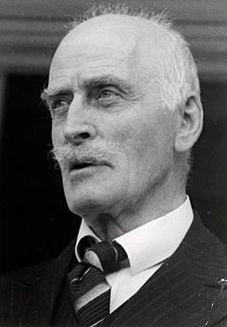 Nobel Prize-winner Knut Hamsun's "Growth of the Soil" praised for its rural reflections on humanity.