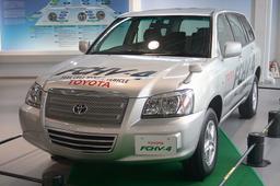 Toyota Begins FCHV Development Program
