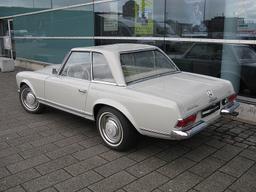 Mercedes-Benz 230SL Pagoda Overview