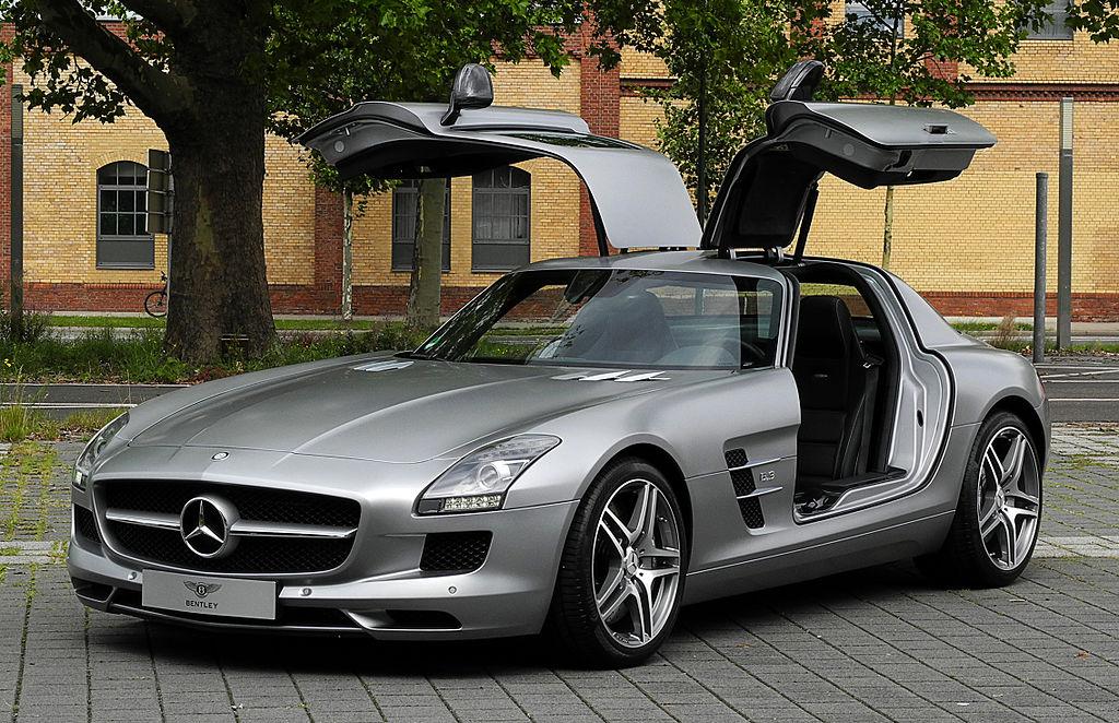 Moment image for Overview of the Mercedes-Benz SLS AMG