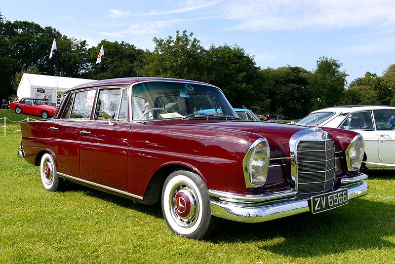 Moment image for Mercedes-Benz 220SE Cabriolet Overview