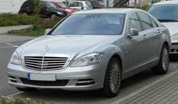 Mercedes-Benz S400 BlueHYBRID Overview